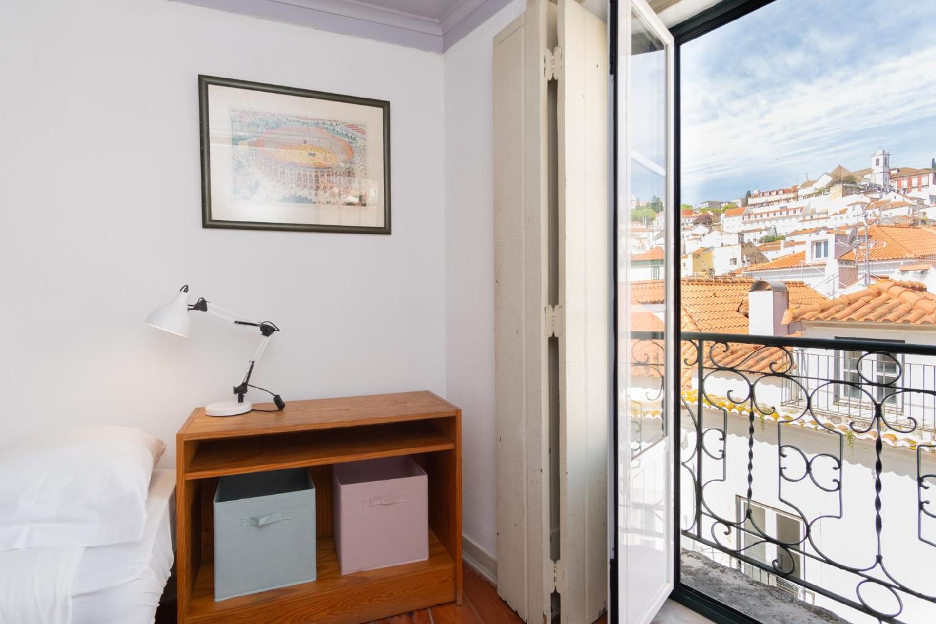 Ttl126 - Em Alfama * Lisboa
